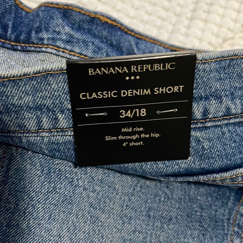 NWT- Banana Republic - 33/16, 34/18 & 35/20. Classic Denim Short - Picture 7 of 7
